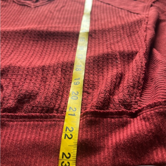 Free People Women’s Size Small Red Waffle Knit Slouchy Oversized V-Neck Top - Picture 9 of 9